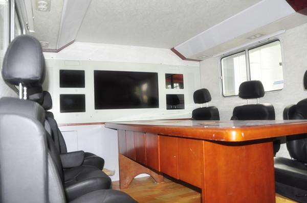 通信指挥方舱内景 通信指挥方舱内景