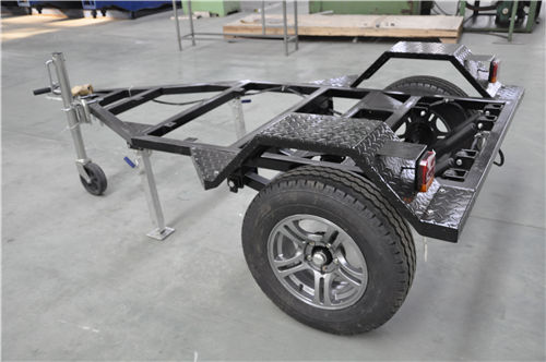 拖挂车底盘后侧 拖挂车底盘后侧